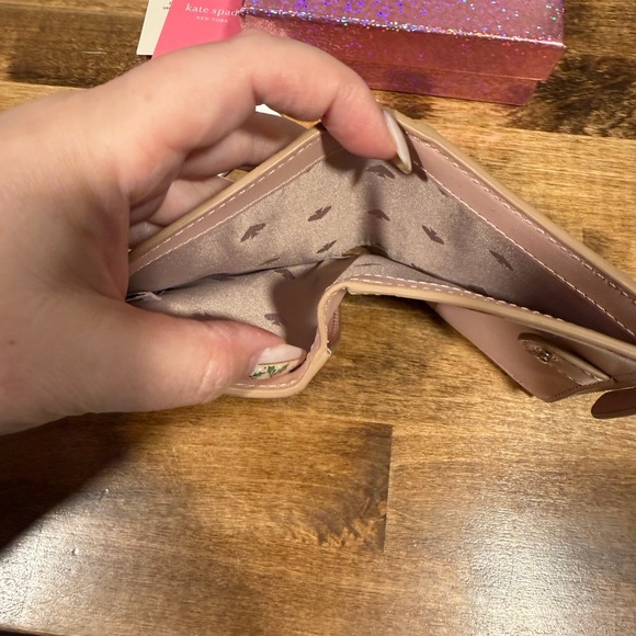 Kate Spade wallet - Picture 6 of 6